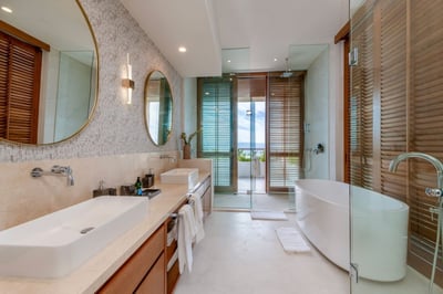 Luxury Villa Photo #27