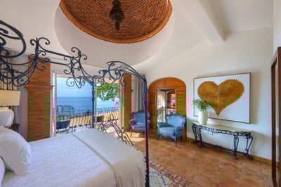 Luxury Villa Photo #30