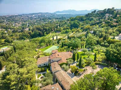 Luxury Villa Photo #40