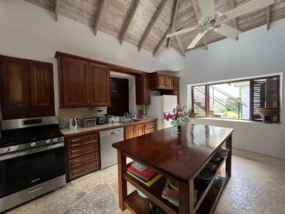 Luxury Villa Photo #22