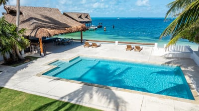 Luxury Villa Photo #3