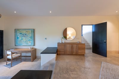 Luxury Villa Photo #31