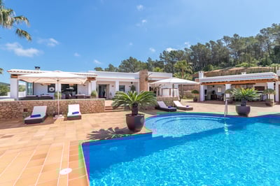 Luxury Villa Photo #6