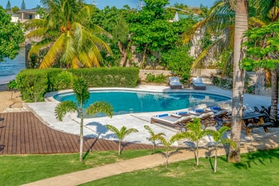 Luxury Villa Photo #3