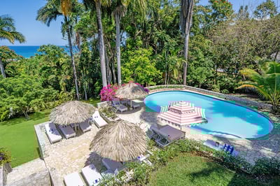 Luxury Villa Photo #3