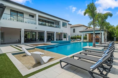 Luxury Villa Photo #2