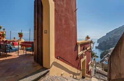 Luxury Villa Photo #4