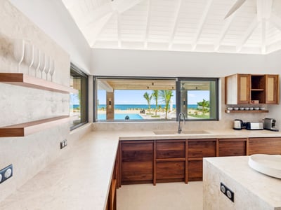 Luxury Villa Photo #12