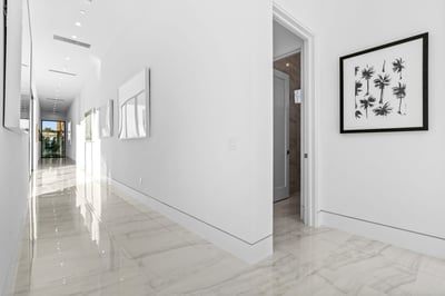 Luxury Villa Photo #20