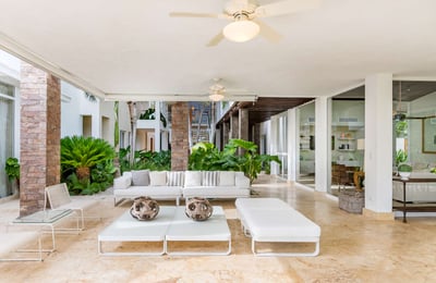 Luxury Villa Photo #12