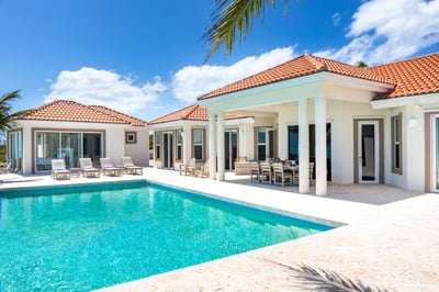 Luxury Villa Photo #17