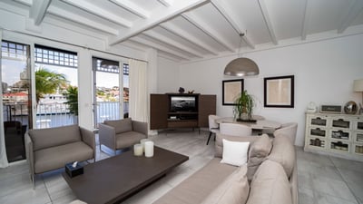 Luxury Villa Photo #3