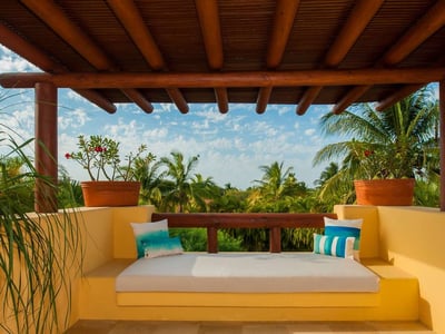 Luxury Villa Photo #5