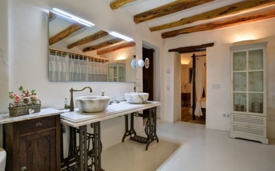 Luxury Villa Photo #18