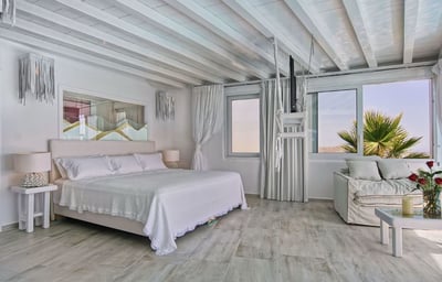 Luxury Villa Photo #24