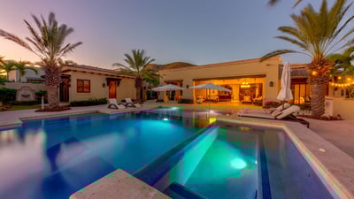 Luxury Villa Photo #9