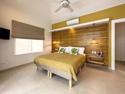 Luxury Villa Photo #42