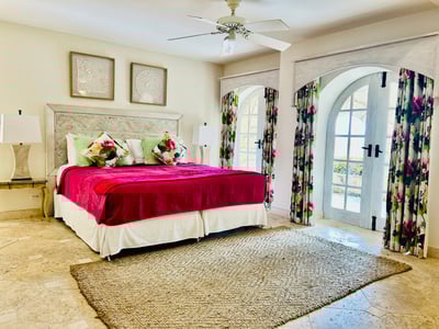 Luxury Villa Photo #47