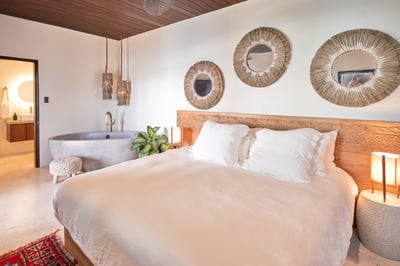 Luxury Villa Photo #34