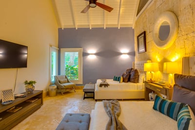 Luxury Villa Photo #26