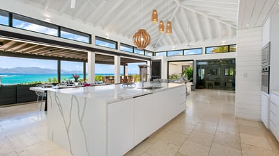 Luxury Villa Photo #9