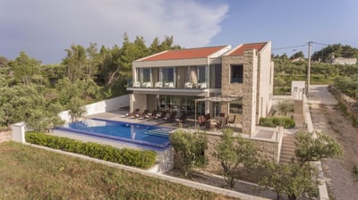 Luxury Villa Photo #2
