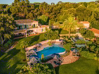 Luxury Villa Photo #3