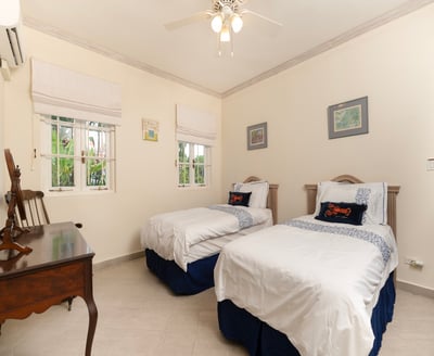 Luxury Villa Photo #17