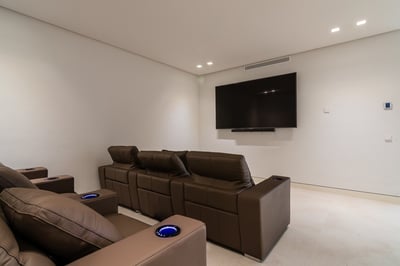 Luxury Villa Photo #18