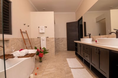 Luxury Villa Photo #19