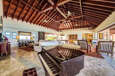 Luxury Villa Photo #31