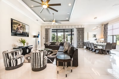 Luxury Villa Photo #16