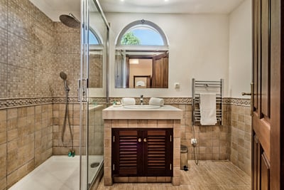 Luxury Villa Photo #25