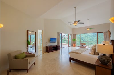 Luxury Villa Photo #53