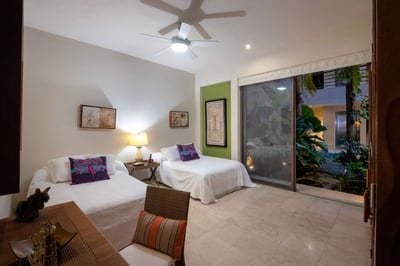 Luxury Villa Photo #38