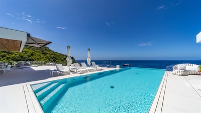 Luxury Villa Photo #5