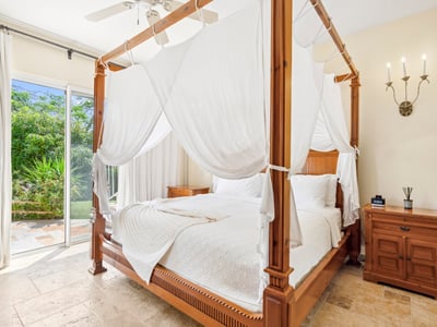 Luxury Villa Photo #42