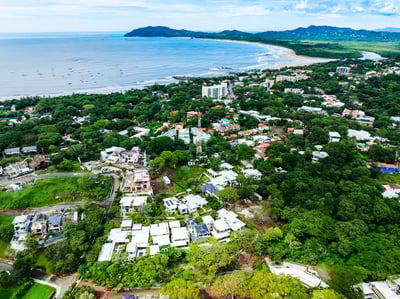 Just 5 minutes from Tamarindo town and beach.