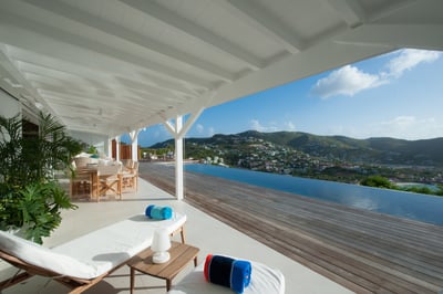 Outdoor Lounge