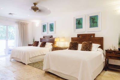 Luxury Villa Photo #26