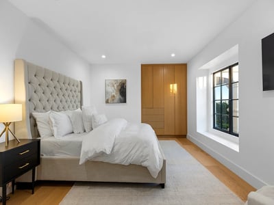 Luxury Villa Photo #40