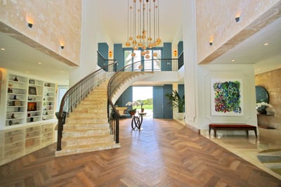 Luxury Villa Photo #15