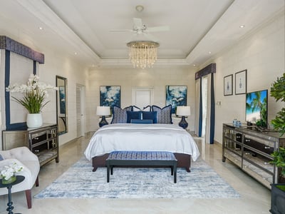 Luxury Villa Photo #10