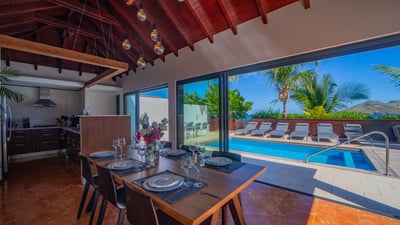 Luxury Villa Photo #6