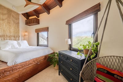 Luxury Villa Photo #31