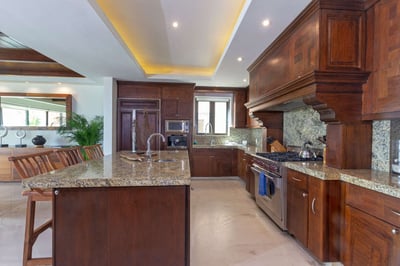 Luxury Villa Photo #6