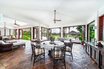 Luxury Villa Photo #20