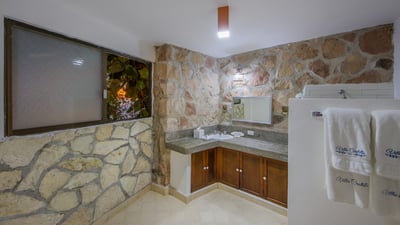 Luxury Villa Photo #49