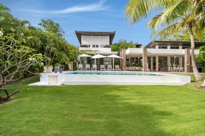 Luxury Villa Photo #2