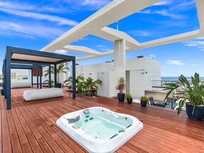 Luxury Villa Photo #2